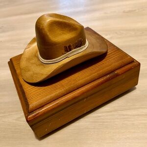 1981 Ron Fisher Carved Wood Cowboy Hat Box Artist Signed 8x10